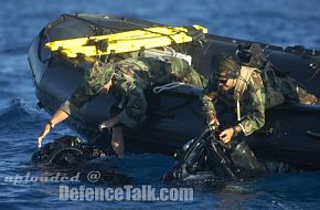 Explosive Ordnance Disposal - RIMPAC 2006