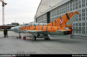 MiG-21UM