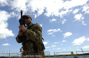 Training onboard the USS Valley Forge - RIMPAC 2006