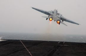 F-14 Tomcat Fighter's Final Deployment - US Navy