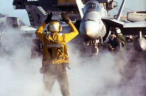 Flight Deck of USS Kitty Hawk (CV 63) - US Navy