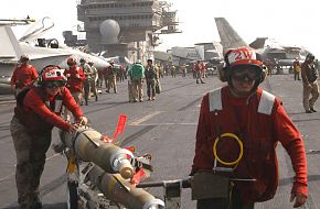 USS Kitty Hawk (CV 63) - US Navy