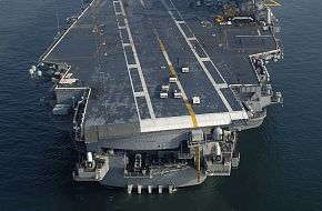 USS Kitty Hawk (CV 63) - US Navy