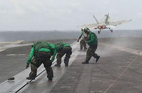 USS Kitty Hawk (CV 63) Aircraft Carrier - US Navy