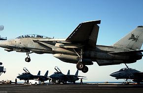 F-14D Tomcat lands - Final Deployment, US Navy