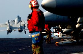 F-14D Tomcat - launches off the flight deck, Final Deployment