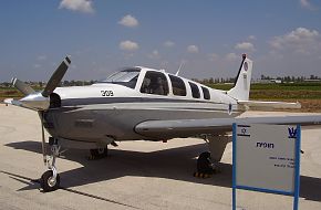 Raytheon A-36 Bonanza Hofit