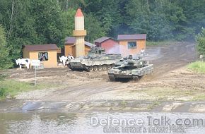 Leopard 2A6 together with Marder IFV, German Army