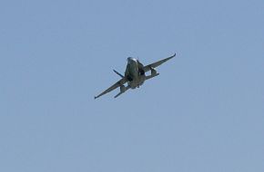 Australia Day 26/1/07 FA-18 flypast Port Phillip Bay Melbourne