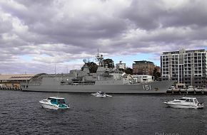 HMAS Arunta FFH151 in Hobart, April, 2007.