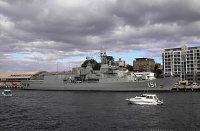 HMAS Arunta FFH151 in Hobart, April, 2007.