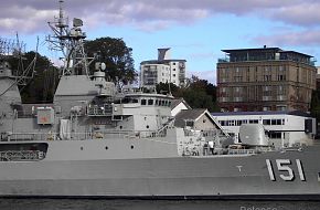 HMAS Arunta FFH151 in Hobart, April, 2007.