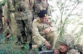 Pakistani army Soldiers during an excercise