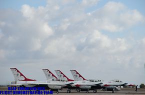 USAF Thunderbirds F-16 Falcon