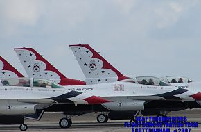 USAF Thunderbirds F-16 Falcon