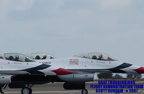 USAF Thunderbirds F-16 Falcon