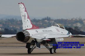 USAF Thunderbirds F-16 Falcon