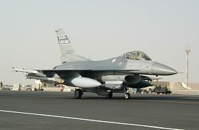 F-16CJ taxi at Al Udeid Air Base