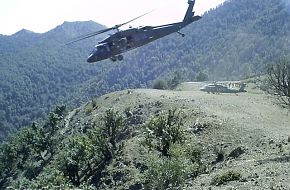 Australiam Army Blackhawk practising pinnacle jumps