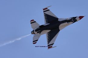 USAF Thunderbirds Flight Demonstration Team F-16 Falcon