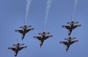 USAF Thunderbirds Flight Demonstration Team F-16 Falcon