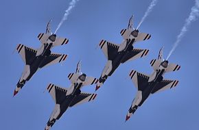 USAF Thunderbirds Flight Demonstration Team F-16 Falcon