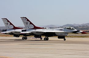 USAF Thunderbirds Flight Demonstration Team F-16 Falcon