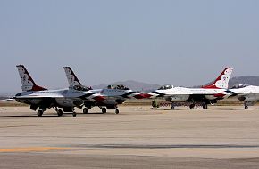 USAF Thunderbirds Flight Demonstration Team F-16 Falcon