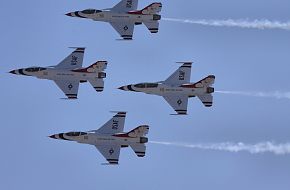 USAF Thunderbirds Flight Demonstration Team F-16 Falcon