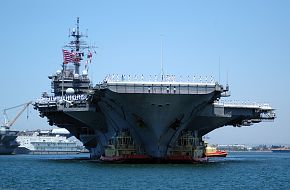 USS Kitty Hawk - CV 63 Retires