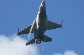 USAF F-16 Falcon Fighter