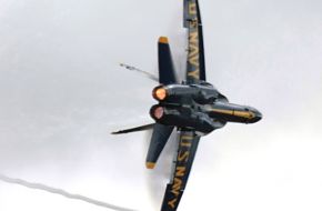 US Navy Blue Angels Flight Demonstration Team