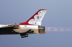 USAF Thunderbirds Flight Demonstration Team