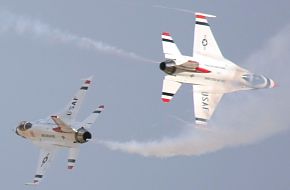 USAF Thunderbirds Flight Demonstration Team