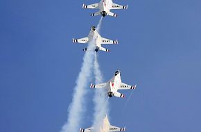 USAF Thunderbirds Flight Demonstration Team