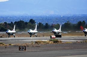 USAF Thunderbirds Flight Demonstration Team