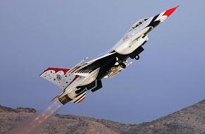 USAF Thunderbirds Flight Demonstration Team