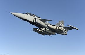 Gripen Demo, flying with heavy load.