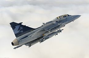 Gripen Demo, flying with heavy load.