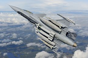 Gripen Demo, flying with heavy load.