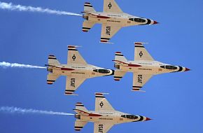 USAF Thunderbirds Flight Demonstration Team