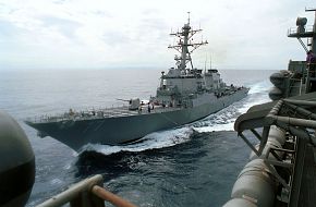USS O'Kane (DDG 77) acquires fuel - US Navy