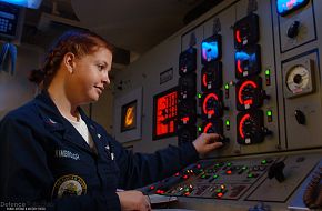 Aboard USS Oscar Austin (DDG 79) - US Navy