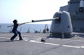MK-45 Gun, USS Hopper (DDG 70) - US Navy