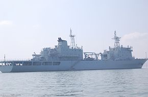 New replenishment ship 888 entering service - China Navy