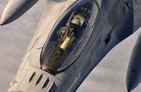 F-16 Combat Fighter Jet - US Air Force