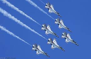 USAF Thunderbirds Flight Demonstration Team