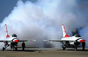 USAF Thunderbirds Flight Demonstration Team