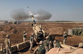 US Marine M198 155mm Howitzer