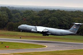 USAF C-141B Starlifter